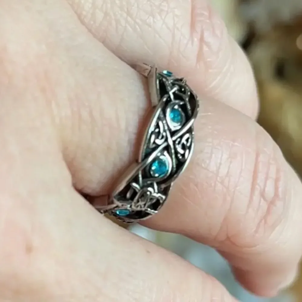 Unisex Silver Celtic Knot wolf Ring with Blue Accents sz 6